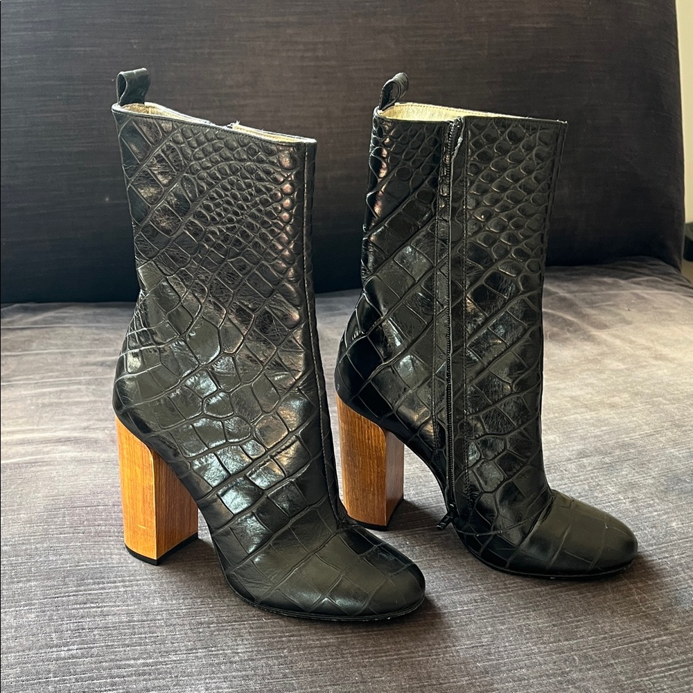 Anne Klein Collection Black Croc-Embossed Ankle Boots - 37